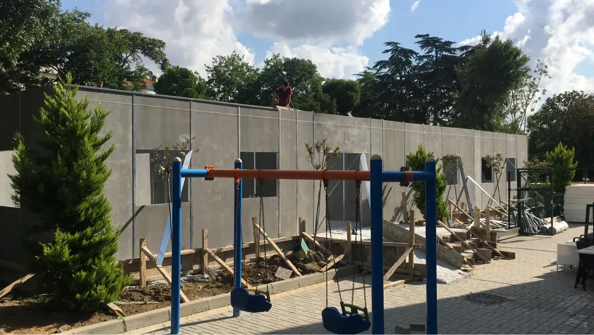 prefabrik-okul-bahce