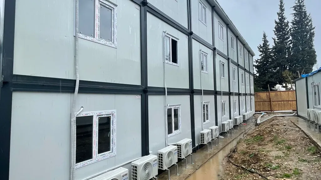 1152 m² Adım GYO