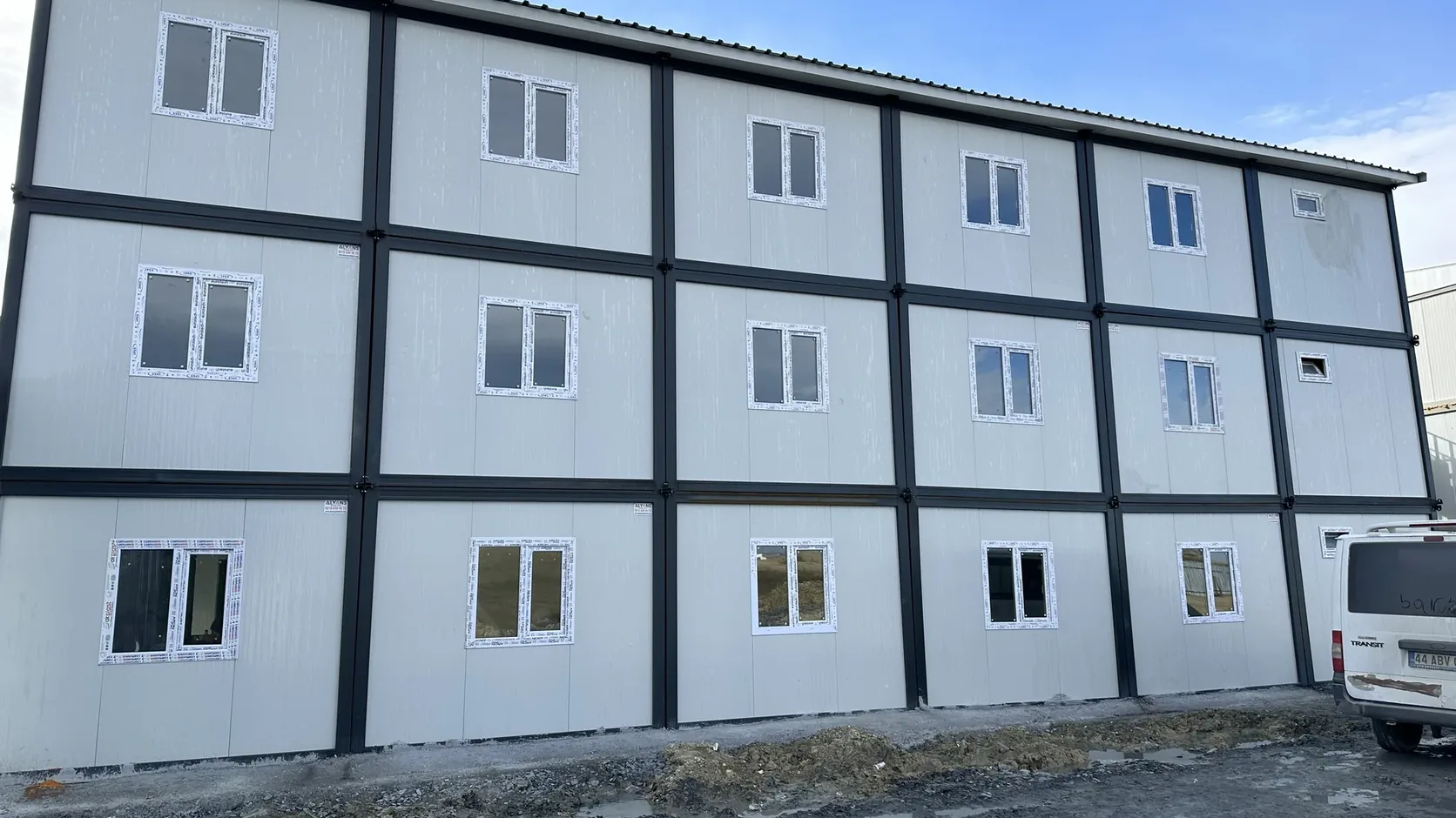 UNTD Arnavutköy Üç Katlı Konteyner Yapılar